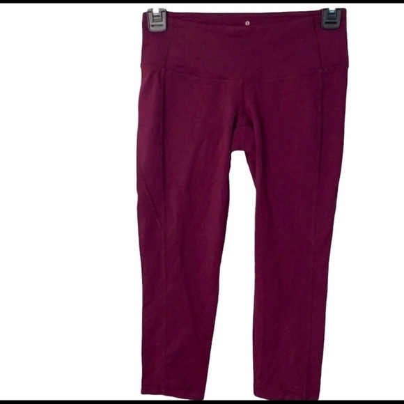 Athleta Revelation Black Capri Legging Pants XS BURGUNDY - Picture 1 of 3